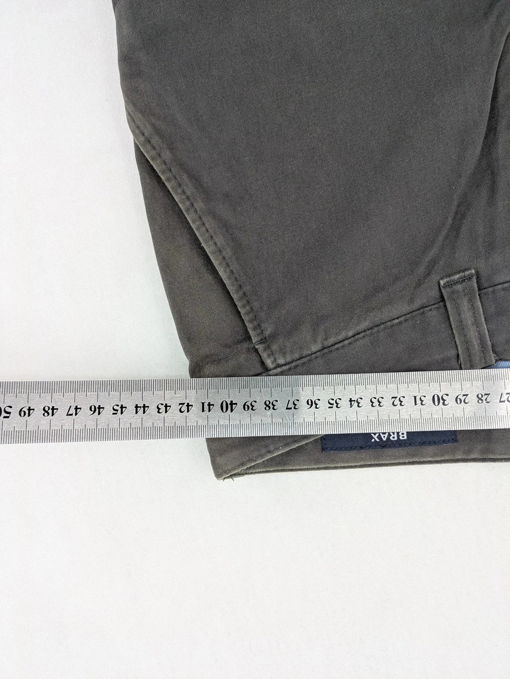 BRAX grey chino pants Ernesto, cotton blend, comfortable stretch material, versatile style.