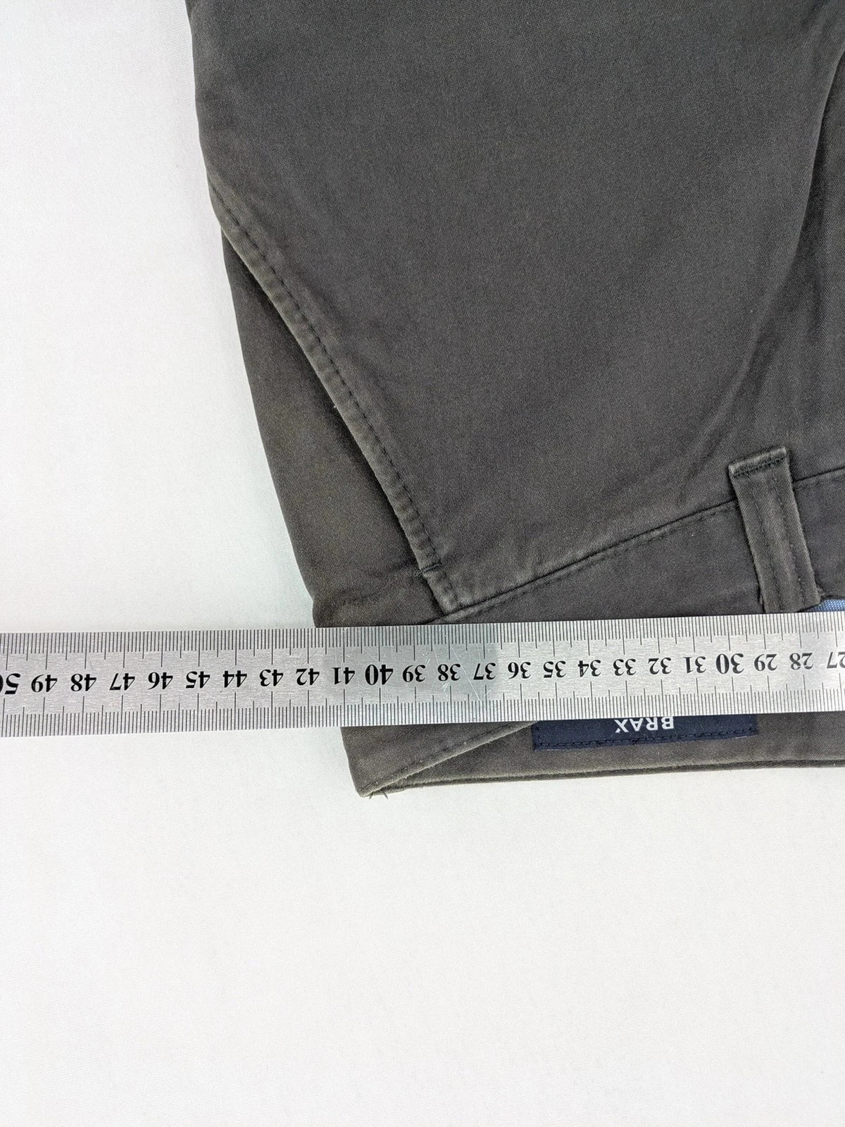 BRAX grey chino pants Ernesto, cotton blend, comfortable stretch material, versatile style.