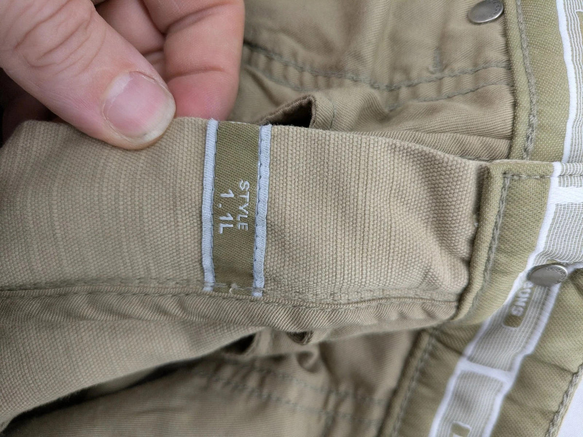 Ice Jeans straight leg jeans beige 5-pocket design with classic belt loops and zipper.