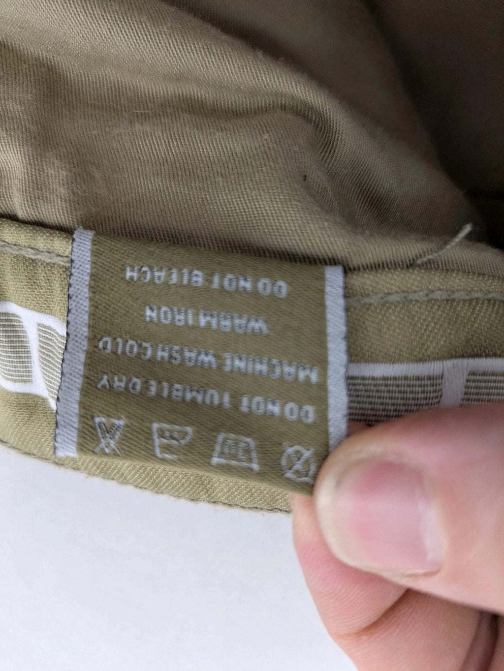 Ice Jeans straight leg jeans beige 5-pocket design with classic belt loops and zipper.