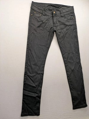 Damen grey coated skinny jeans with five-pocket design and gold hardware details.