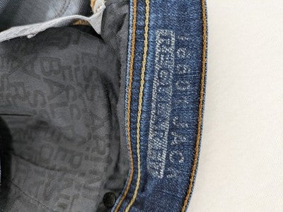 Baldessarini blue straight jeans model 501 with classic 5-pocket design and subtle used effects.
