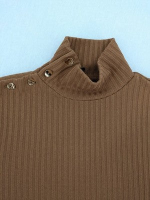 Piazza Italia pink ribbed turtleneck top with decorative shoulder buttons.