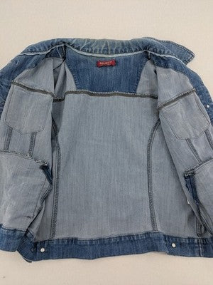 Select blue denim jacket with button closure and chest pockets, washed look.