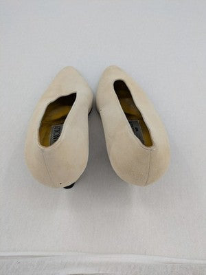 Pancaldi high heels beige suede vintage design with pointed toe and leather sole.