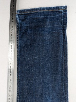 Baldessarini blue straight jeans model 501 with classic 5-pocket design and subtle used effects.