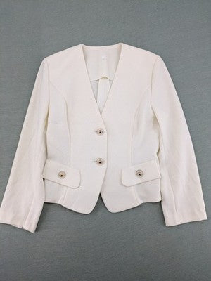 Blazer pink coat kragenlos design with V-neck and three-button front.