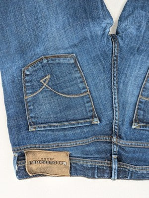 Baldessarini blue straight jeans model 501 with classic 5-pocket design and subtle used effects.