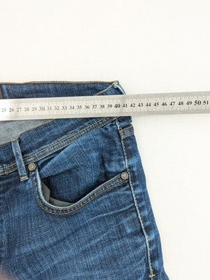 Baldessarini blue straight jeans model 501 with classic 5-pocket design and subtle used effects.