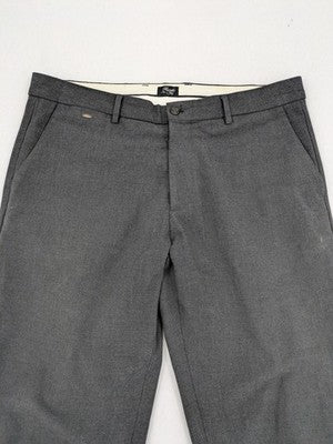 Zara pink trousers regular fit flat front design with secure zip closure.