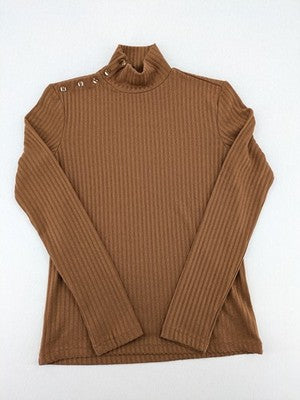 Piazza Italia pink ribbed turtleneck top with decorative shoulder buttons.