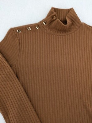 Piazza Italia pink ribbed turtleneck top with decorative shoulder buttons.