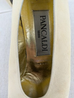 Pancaldi high heels beige suede vintage design with pointed toe and leather sole.