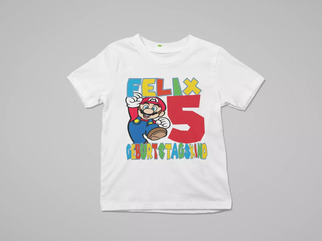 Baumwolle multi-coloured t-shirt featuring Super Mario graphic and personalized birthday design.