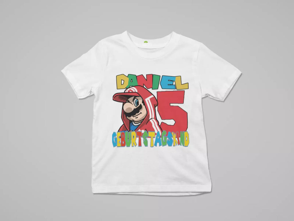Baumwolle blue t-shirt featuring Super Mario graphic and personalized birthday design.
