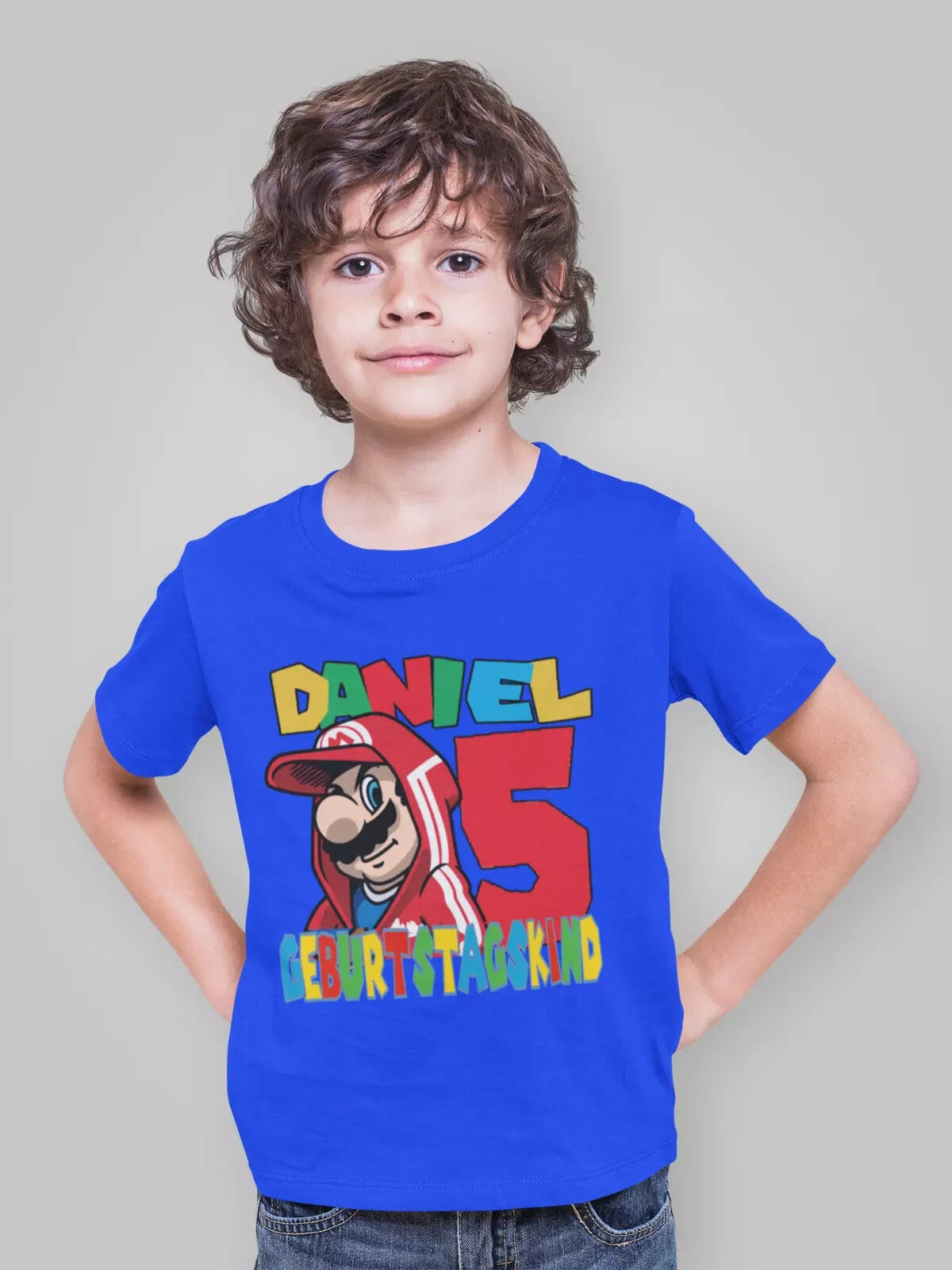 Baumwolle blue t-shirt featuring Super Mario graphic and personalized birthday design.