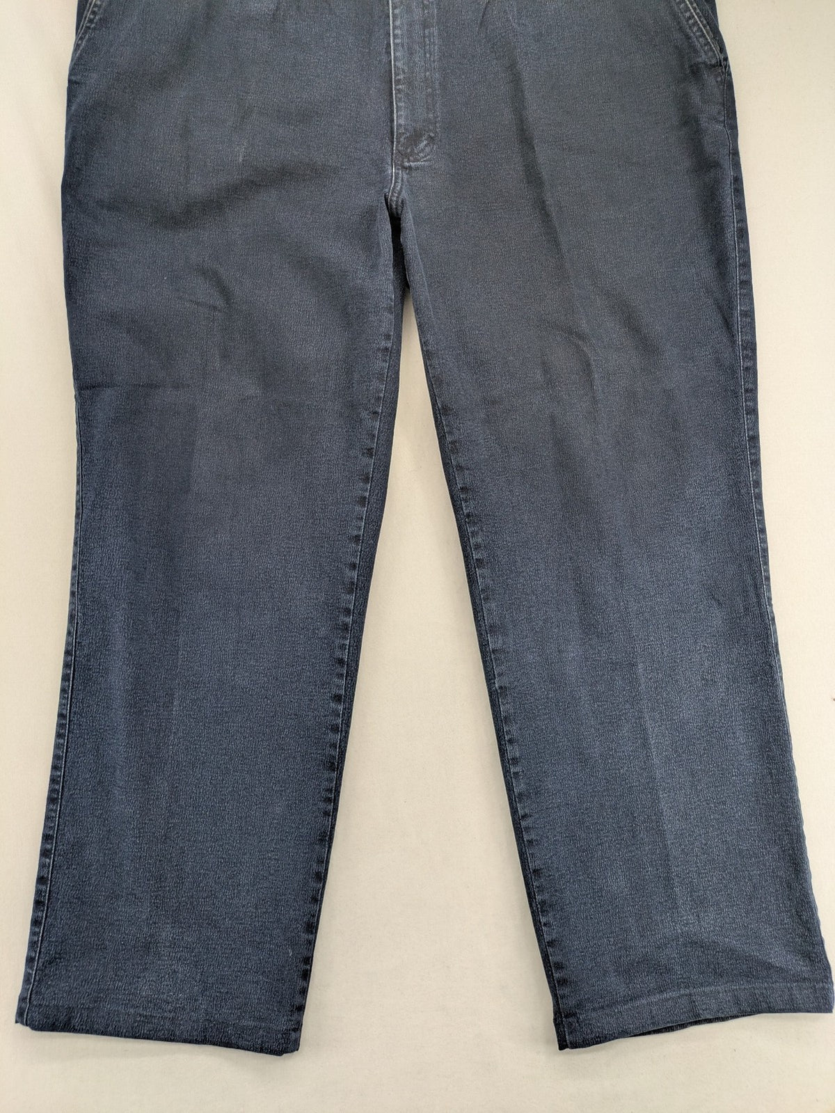 Pionier blue straight jeans with pleats, made from comfortable cotton stretch material.