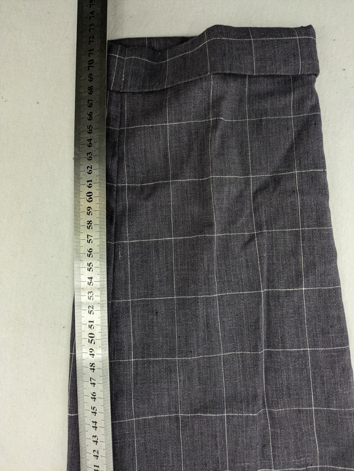 MNG Man grey plaid pants with rolled hem and stretch performance material.