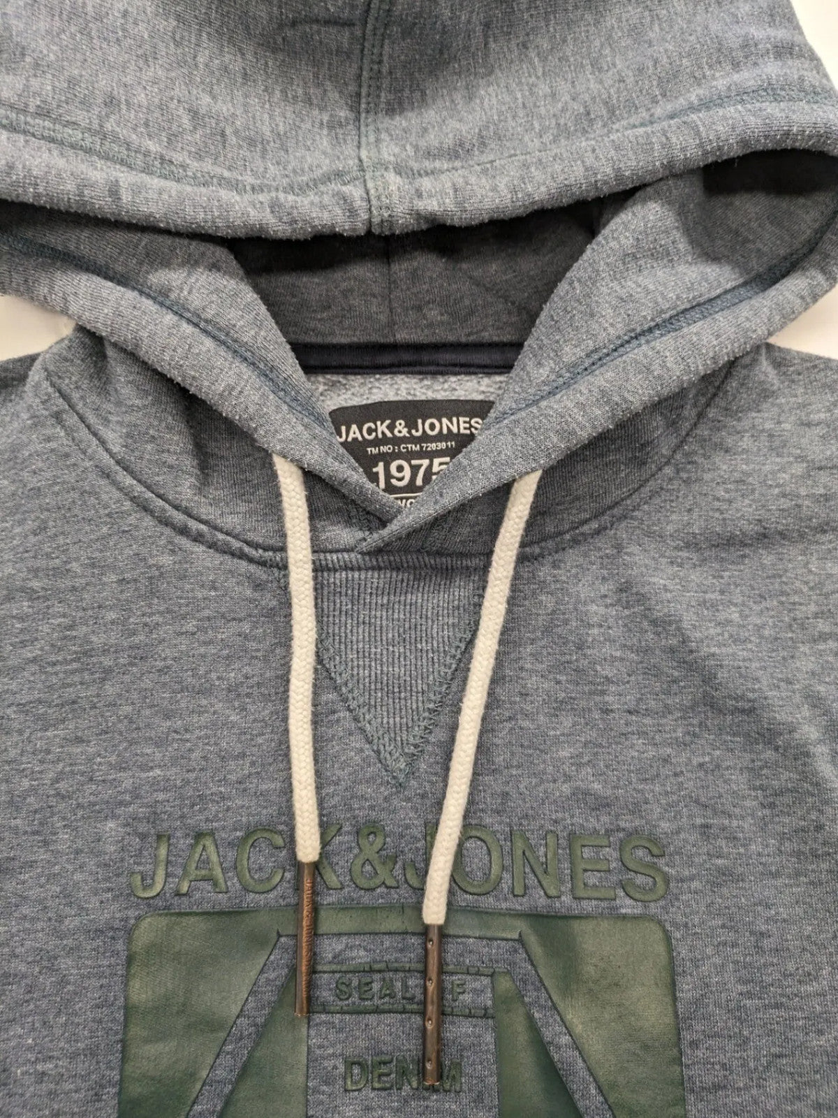 Jack & Jones green-grey hoodie with "Denim Lab" graphic, drawstring hood, kangaroo pocket.