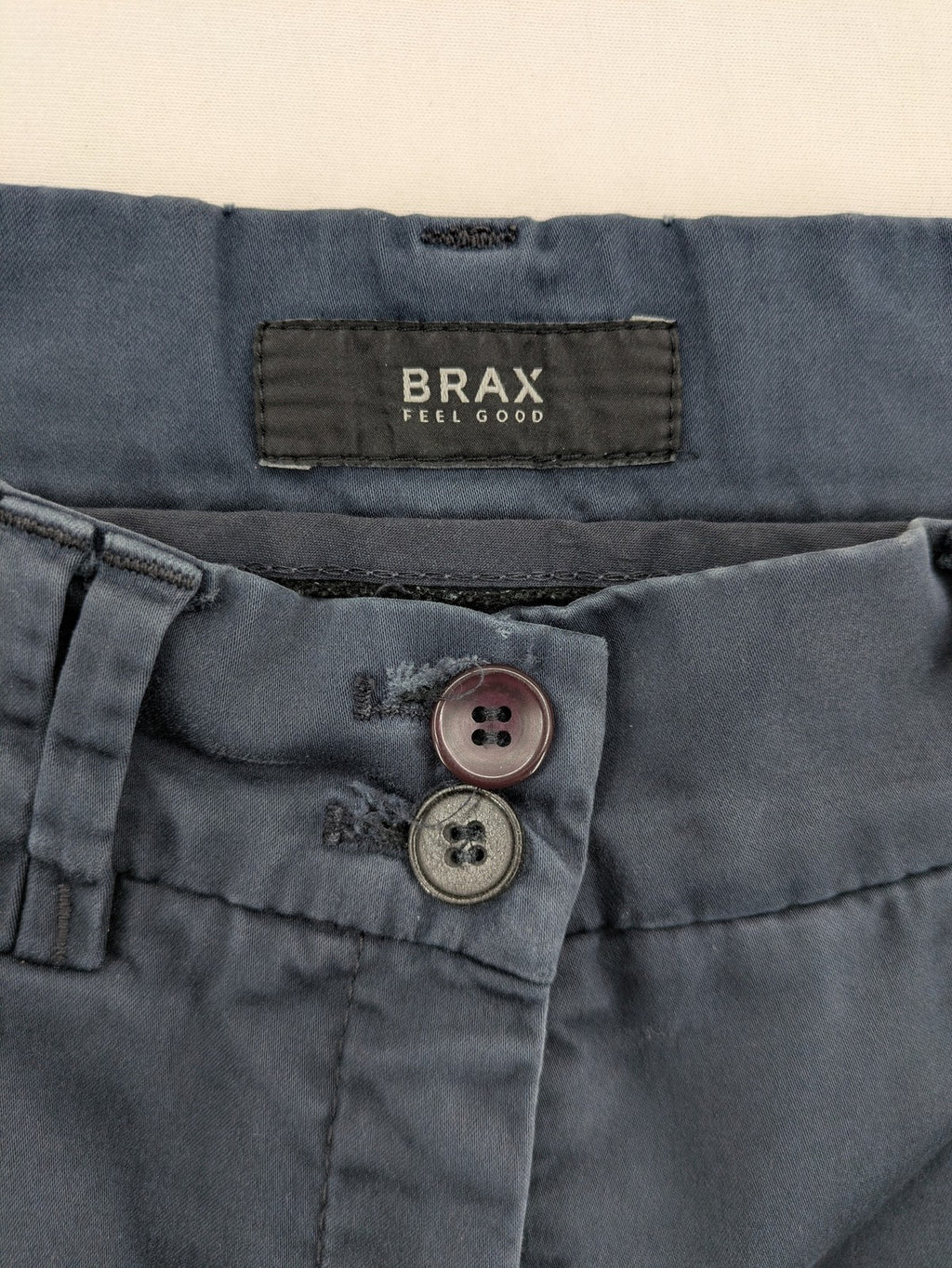 BRAX pink chino pants classic straight leg design with button closure and 4-pocket style.