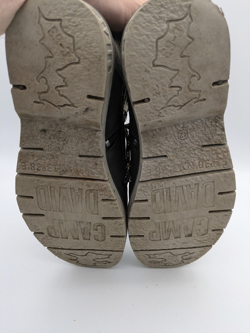 Camp David grey winter boots leather with side zipper and warm lining.