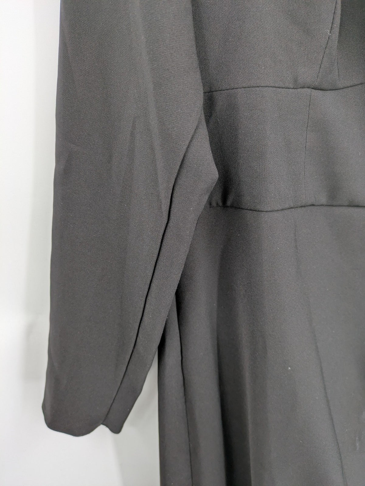 ASOS DESIGN black midikleid with square neckline and side ruching in stretch fabric.