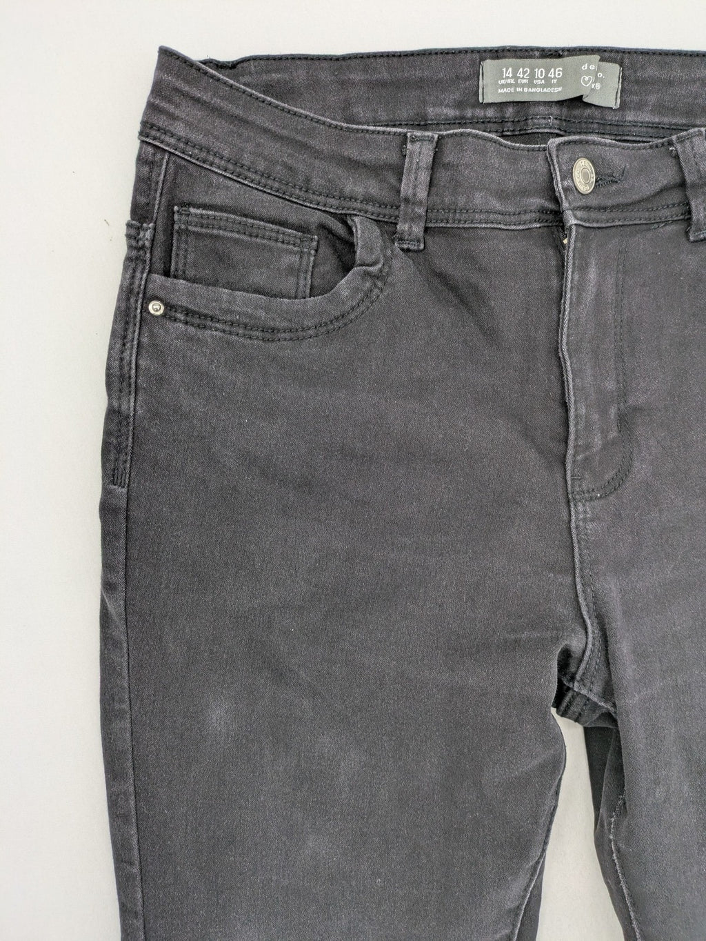 Primark grey skinny jeans 5-pocket style with logo and stretch cotton blend material.