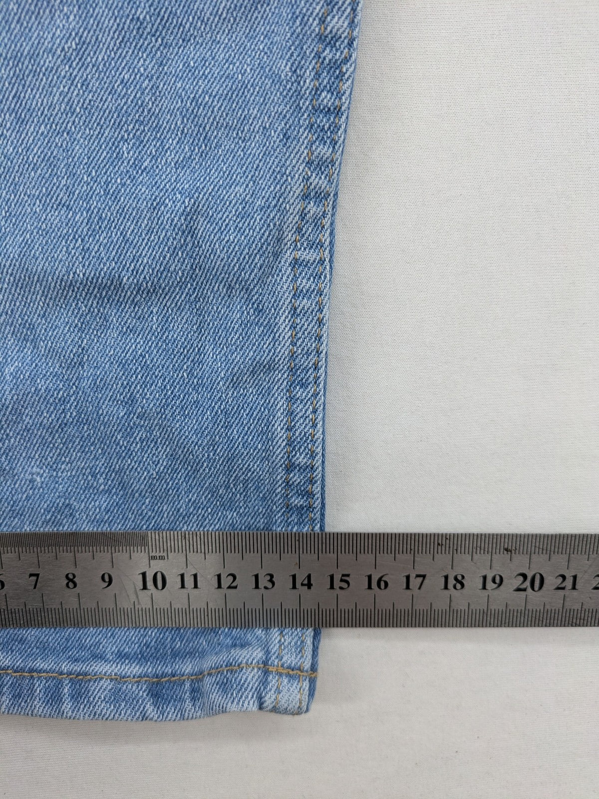 H&M Divided blue mom jeans high waist tapered fit with classic wash and durable cotton blend.