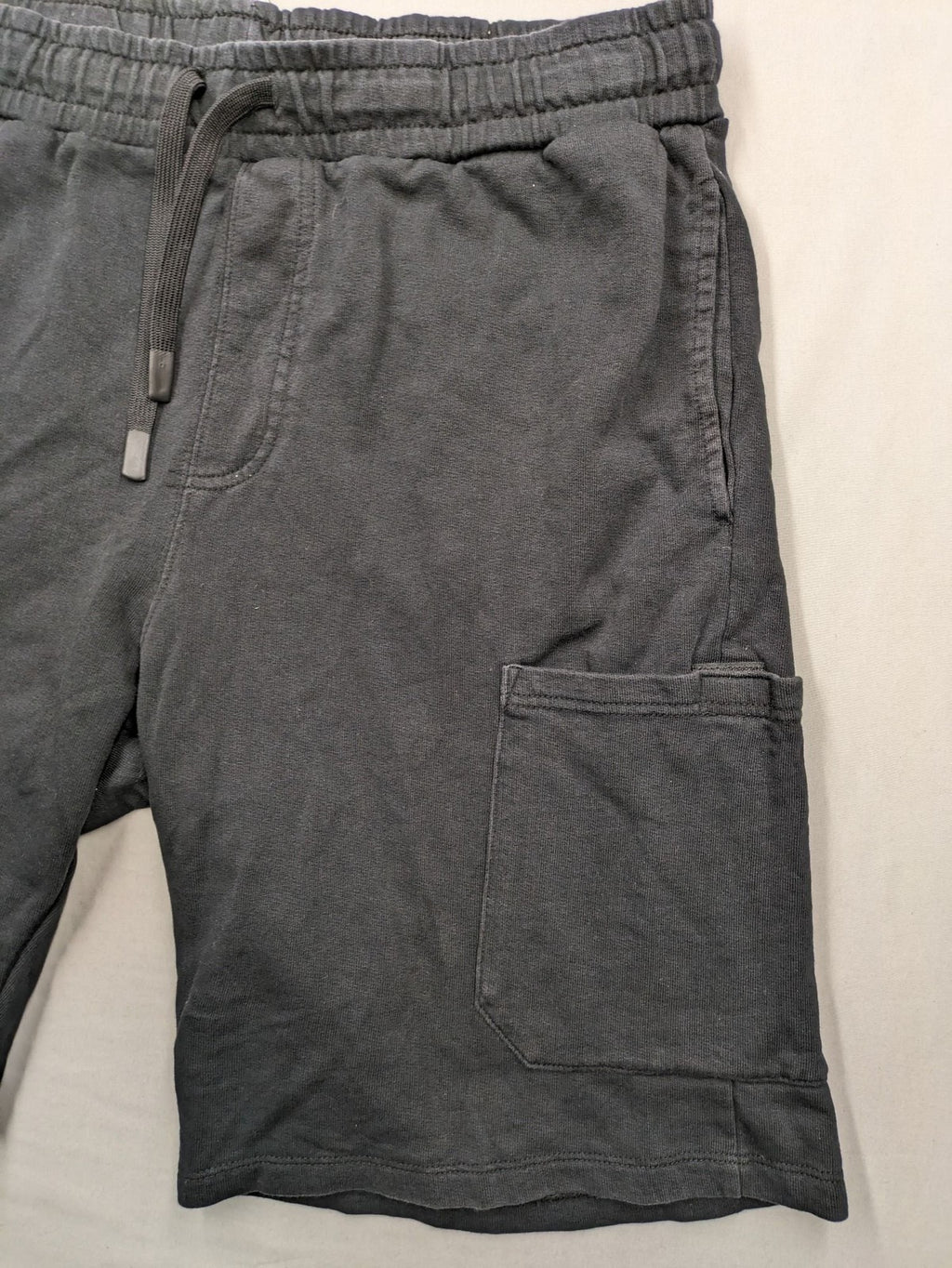 Mavi grey cargo sweat shorts slim fit with elastic drawstring and side pockets.