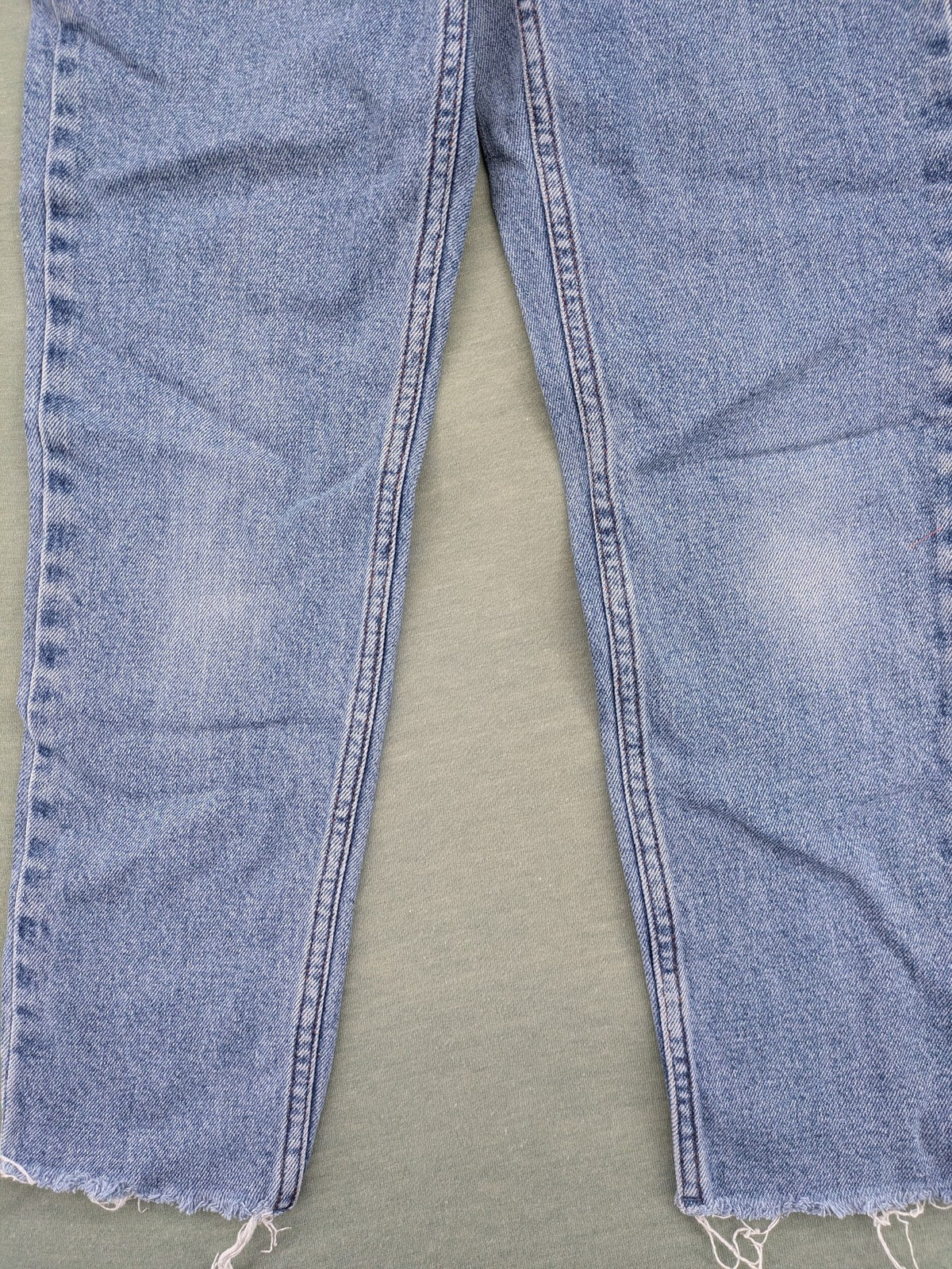 KIDS ONLY blue straight jeans with frayed hem and classic 5-pocket design.