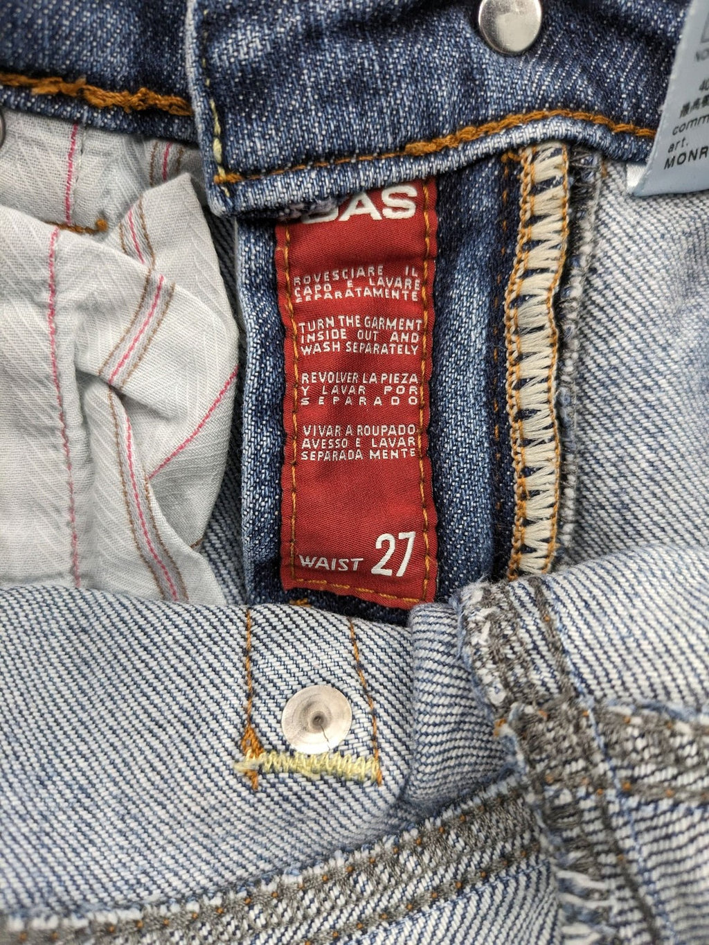 GAS straight jeans blue with open frayed hem and classic 5-pocket style.