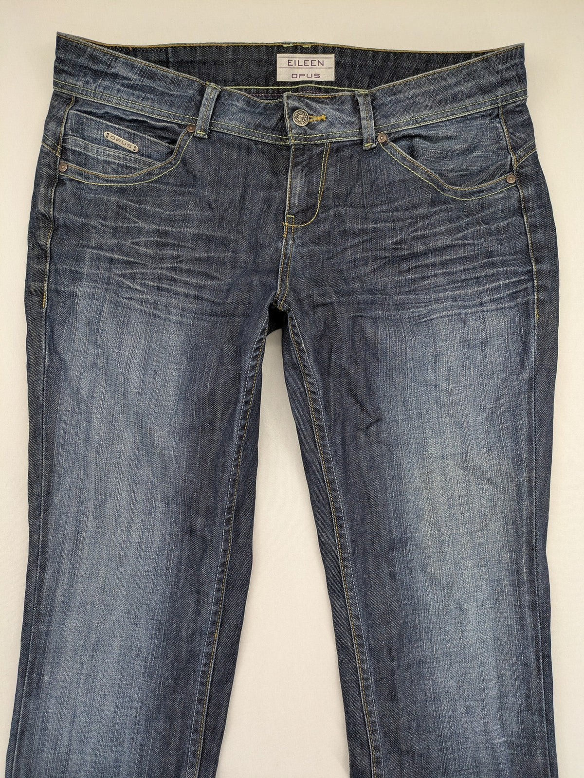 OPUS blue straight jeans Eileen with classic five-pocket design and subtle fading.