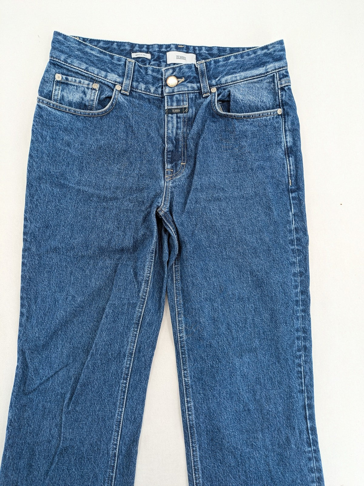 CLOSED blue straight leg jeans size 27, high waist, 100% cotton, classic wash.