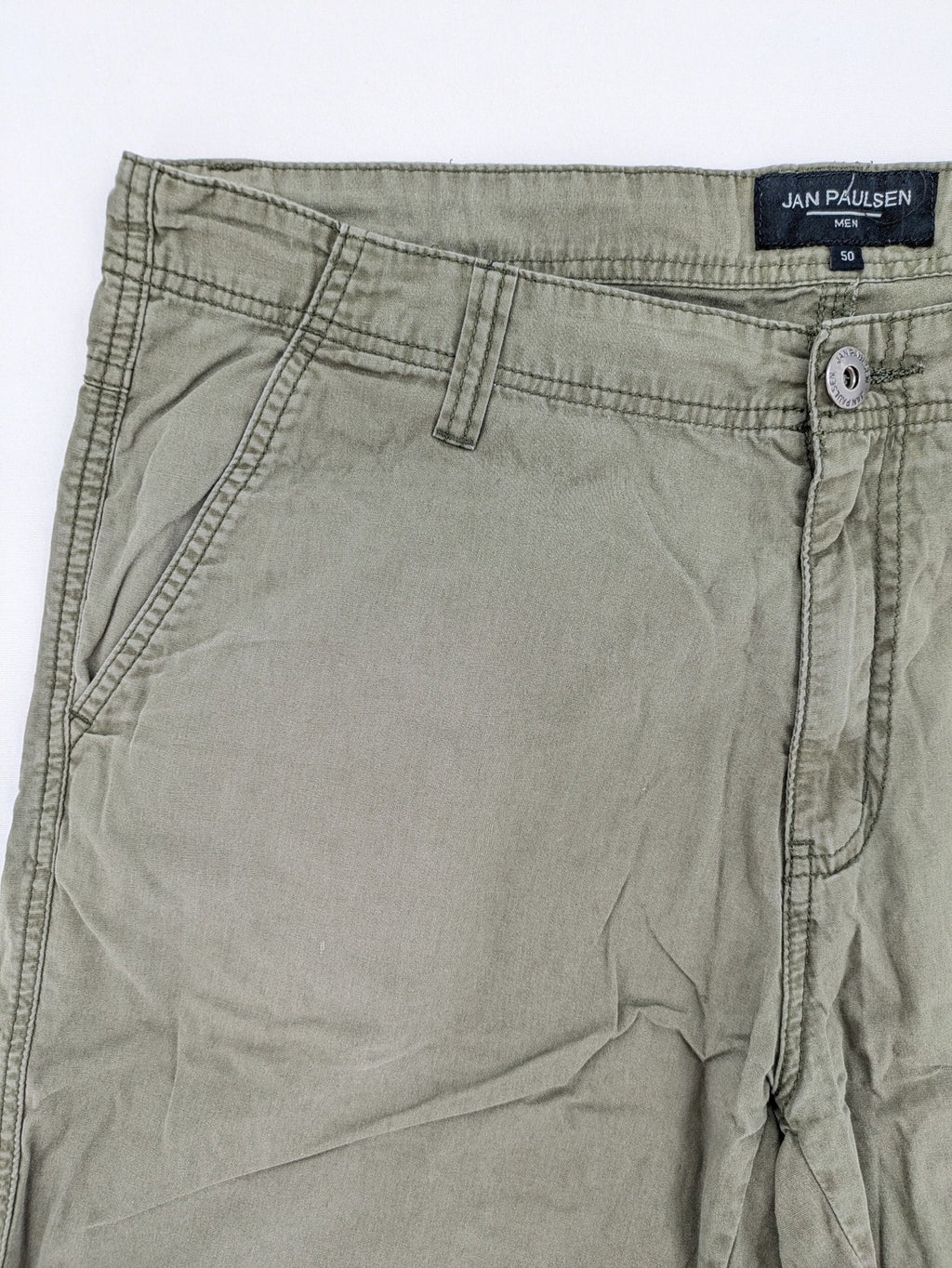 Jan Paulsen khaki chino shorts flat front cotton with classic design and breathable material.