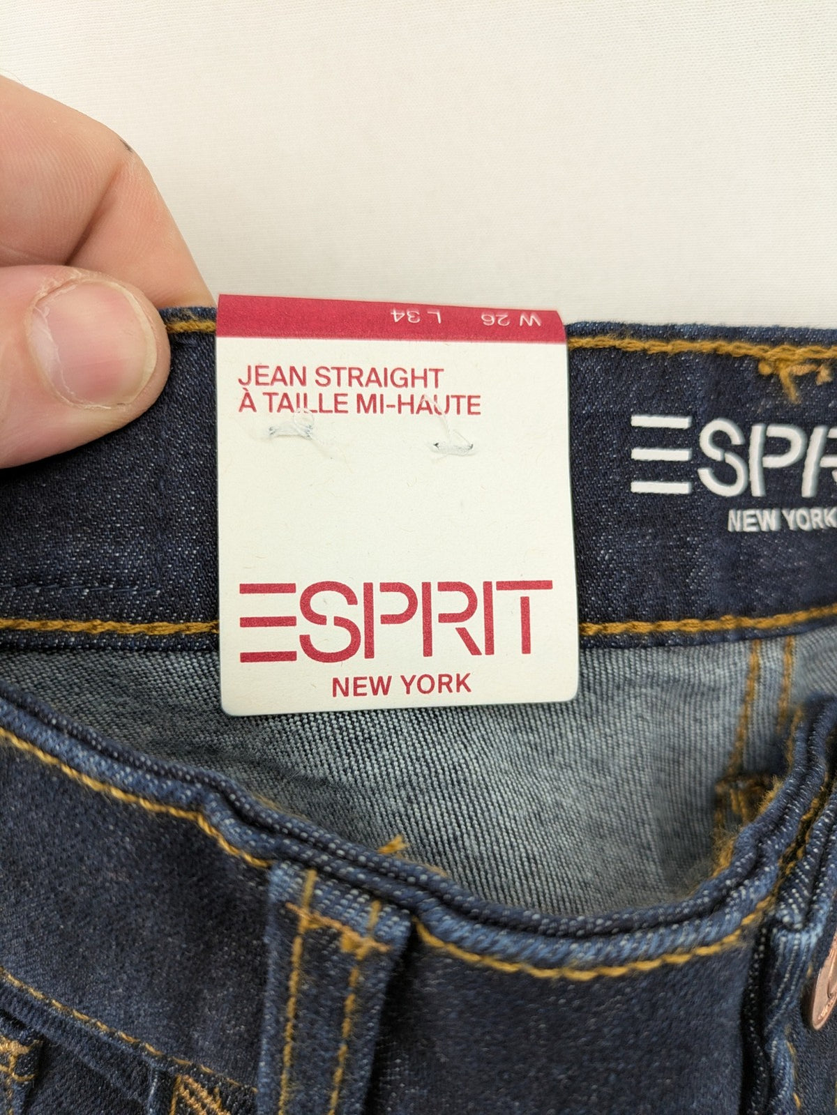 Esprit pink straight jeans with classic 5-pocket design and contrast stitching.