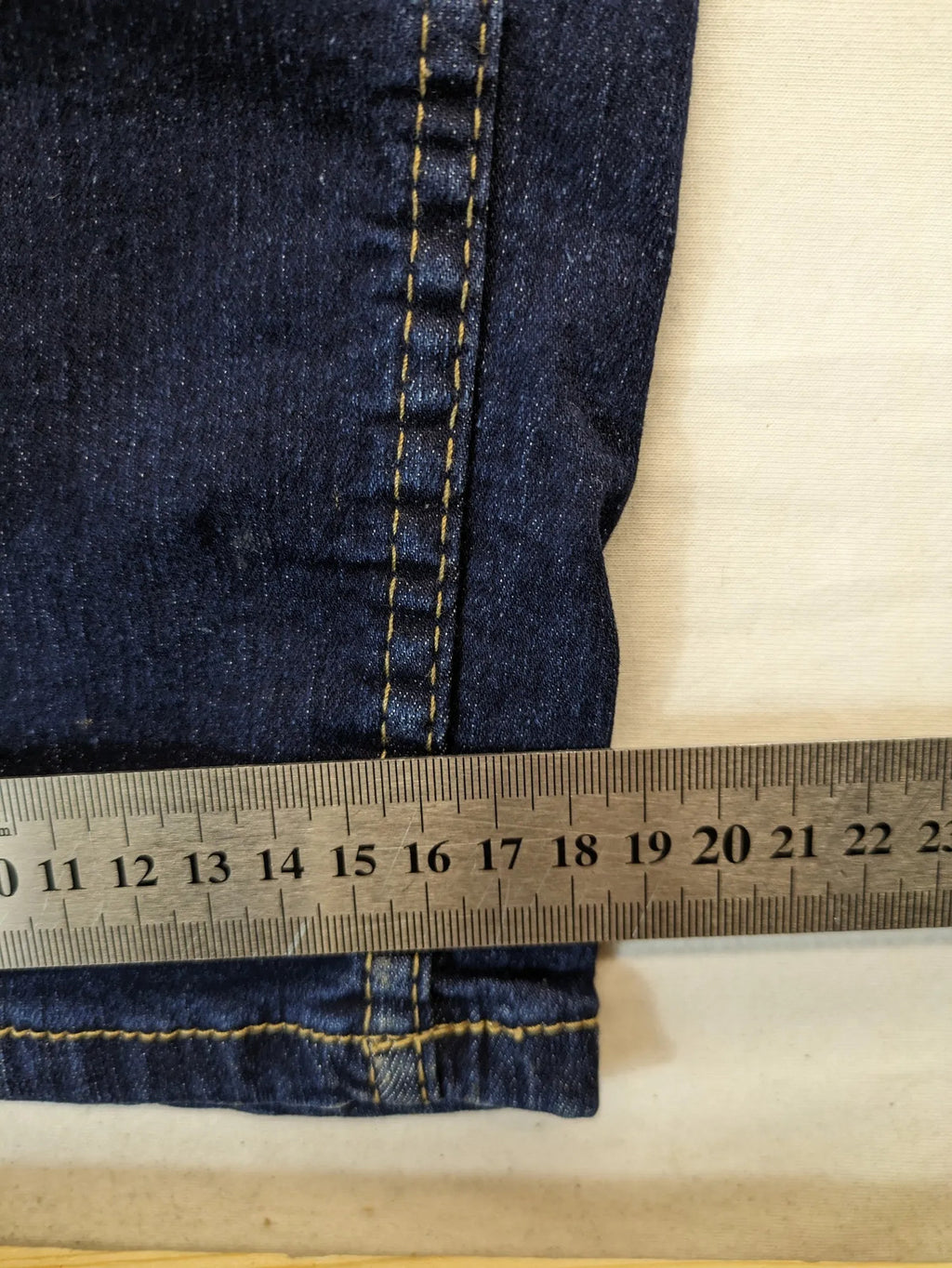 Cecil blue straight jeans with decorative inner waistband pattern and classic 5-pocket design.