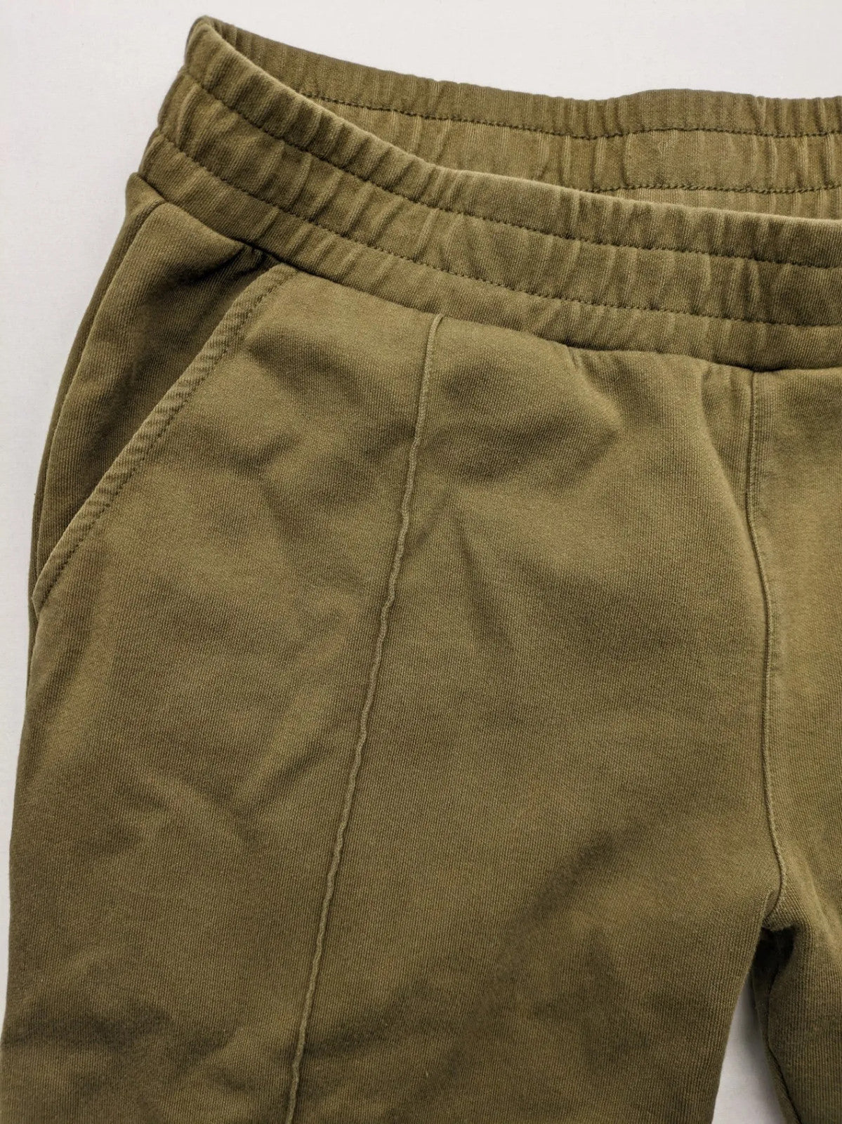 Marc O'Polo khaki joggers with elastic waistband and stylish front seams.
