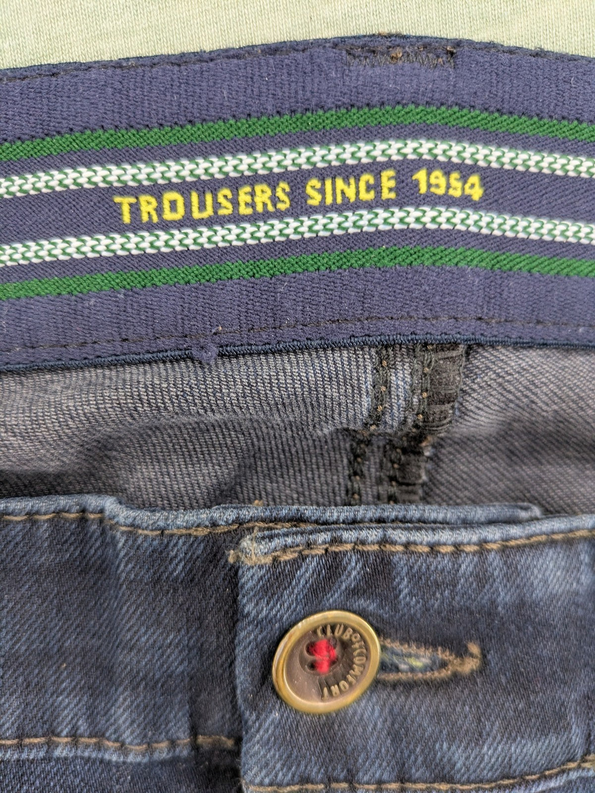 Club of Comfort pink straight jeans 5-pocket design with stretch cotton material.