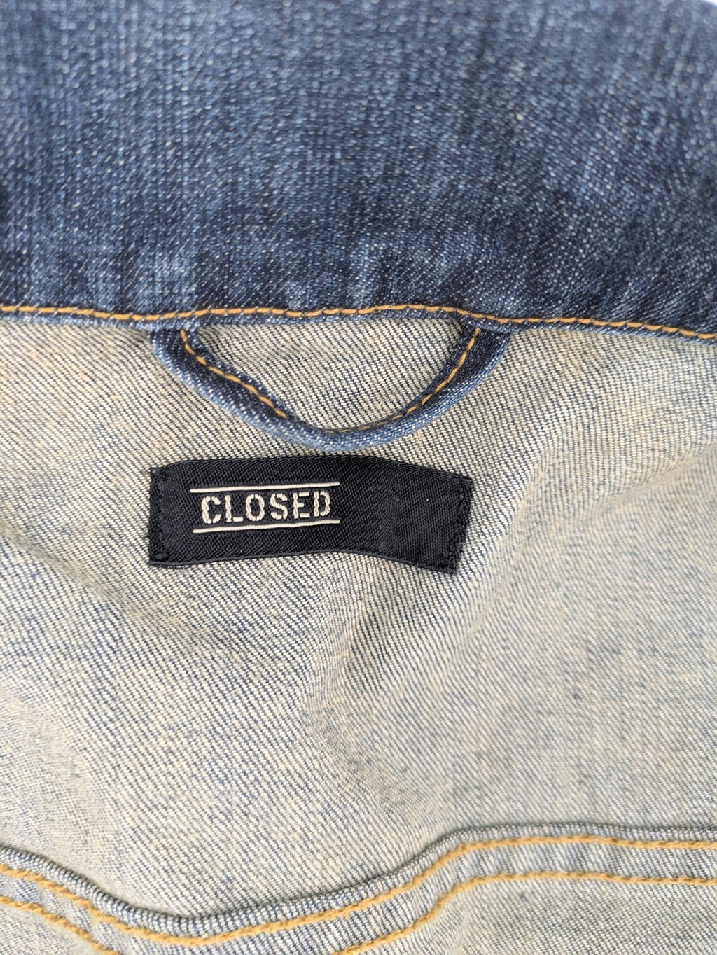 CLOSED blue denim trucker jacket with button front and two chest pockets.