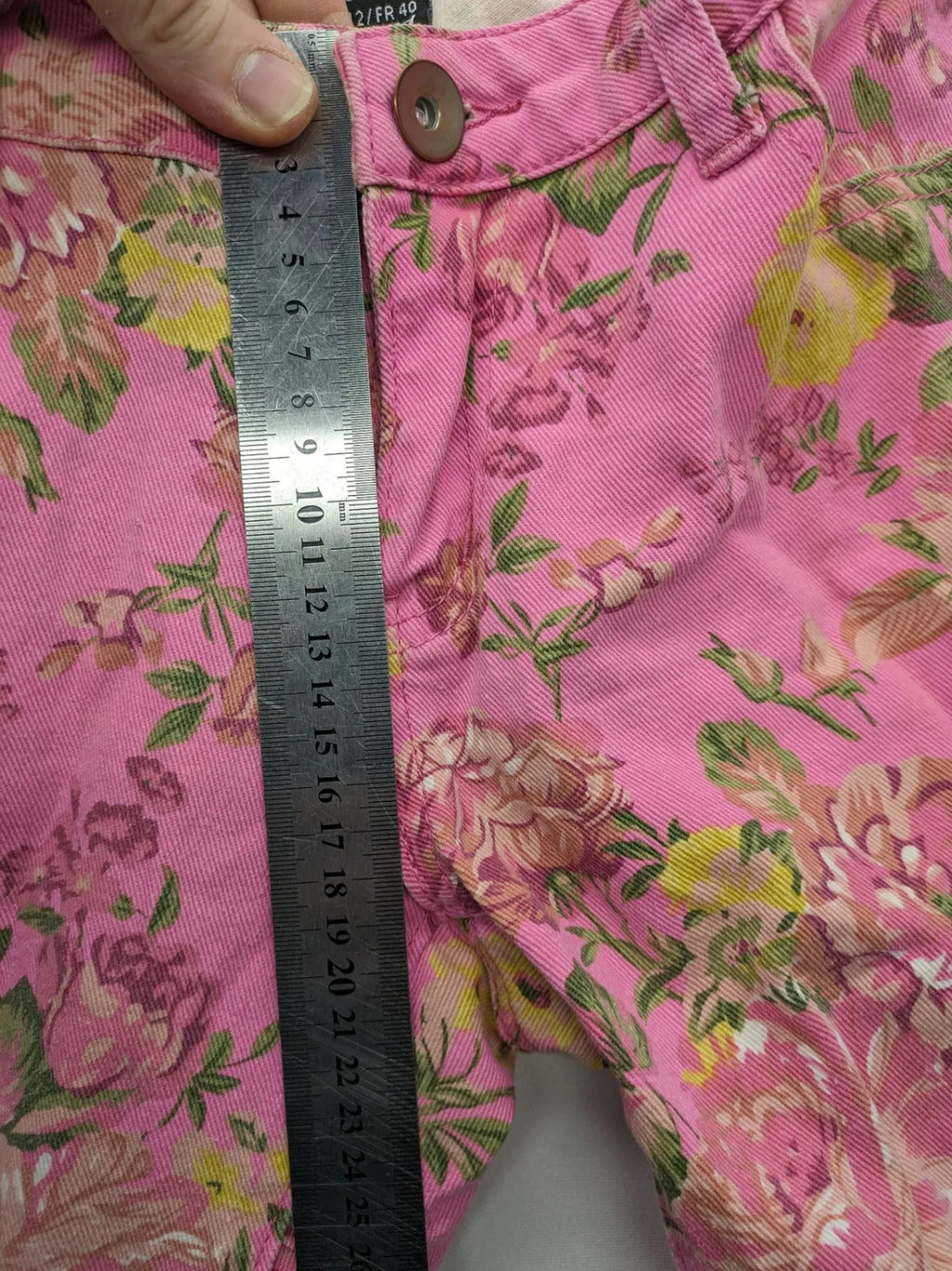 Crazy World floral straight jeans pink with 5-pocket design and slim fit.