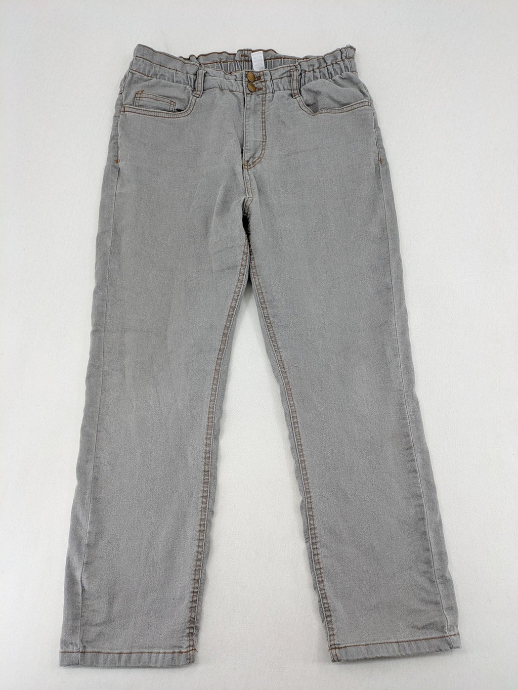 Damen grey paperbag jeans high waist with elastic waistband and contrasting stitching details.