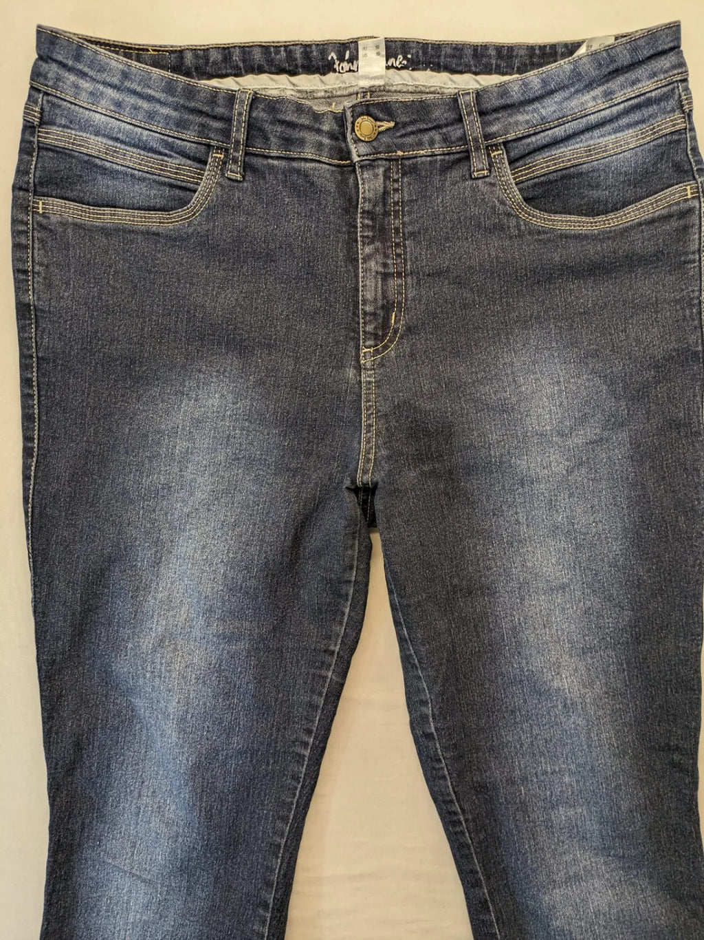 john baner blue straight jeans classic 5-pocket style with zipper and button closure