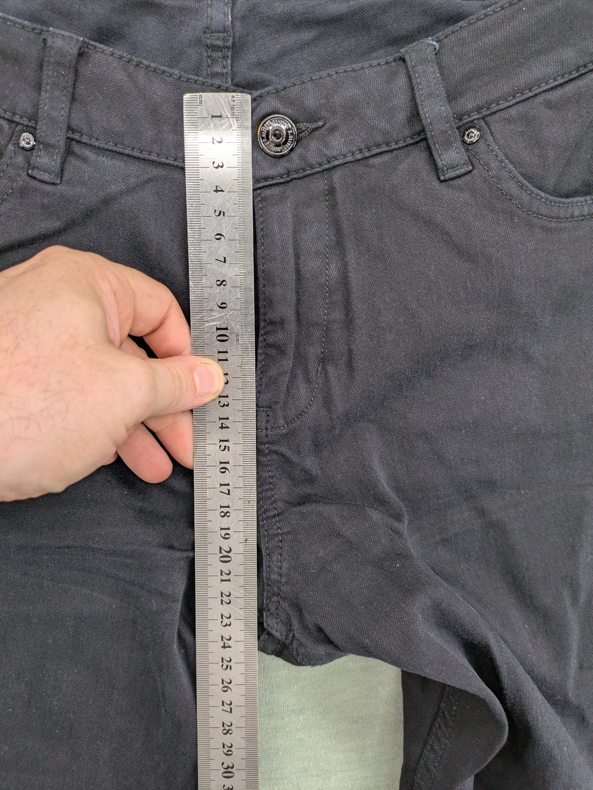 s.Oliver green straight jeans with white side stripe and classic 5-pocket style.