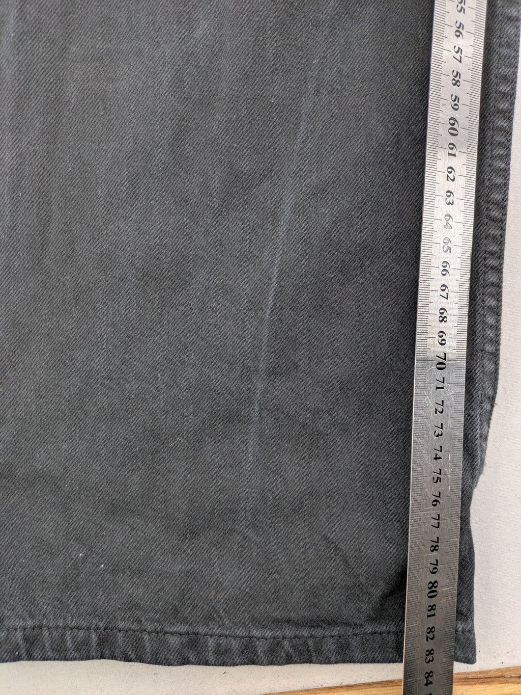 Colors grey straight jeans with washed look and classic 5-pocket design.