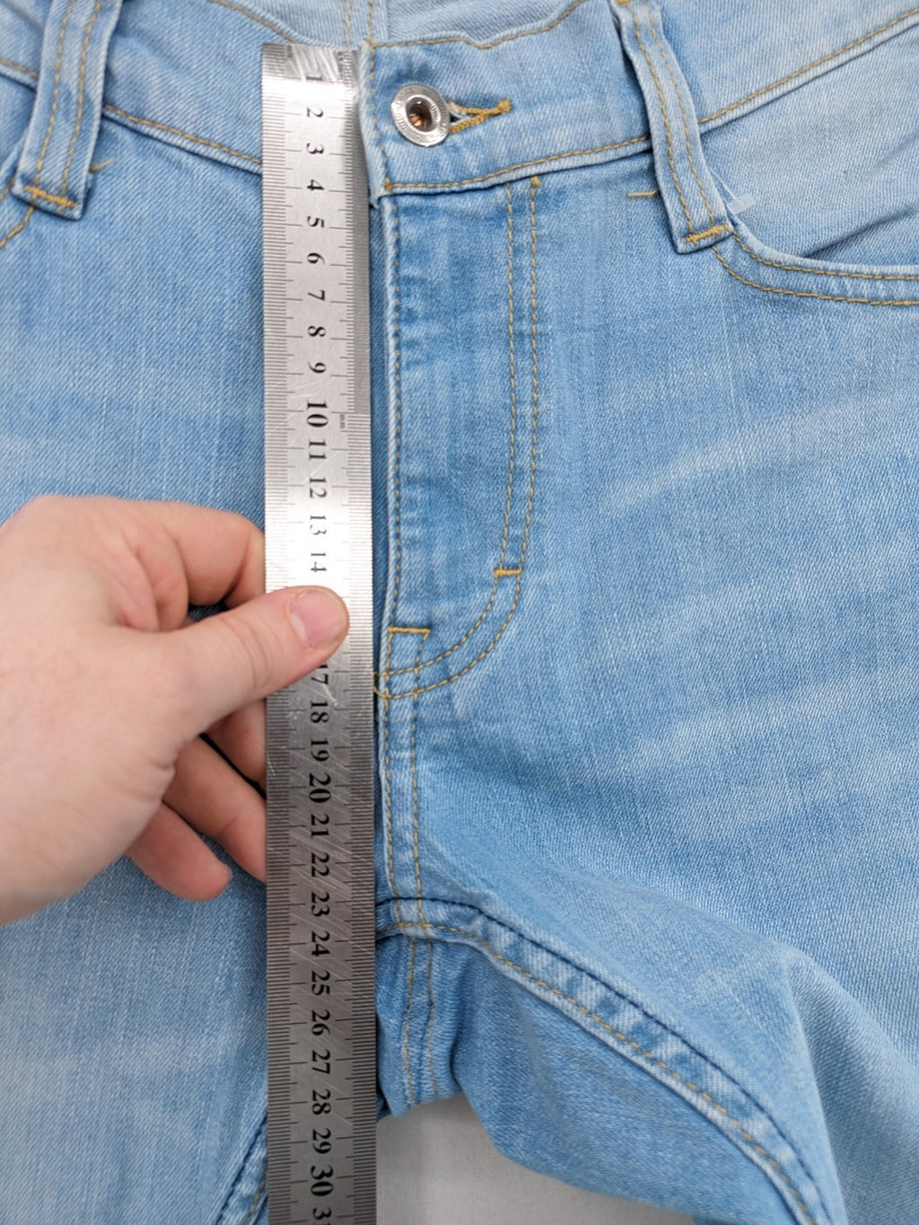 Mustang straight jeans light blue wash classic five-pocket design durable material
