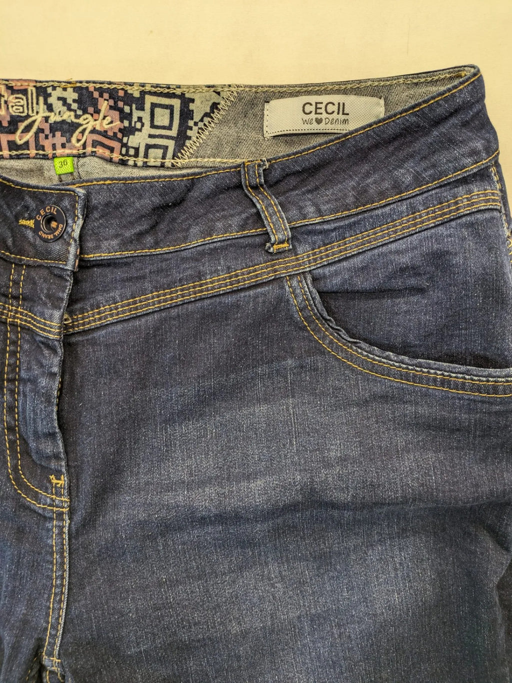 Cecil blue straight jeans with decorative inner waistband pattern and classic 5-pocket design.
