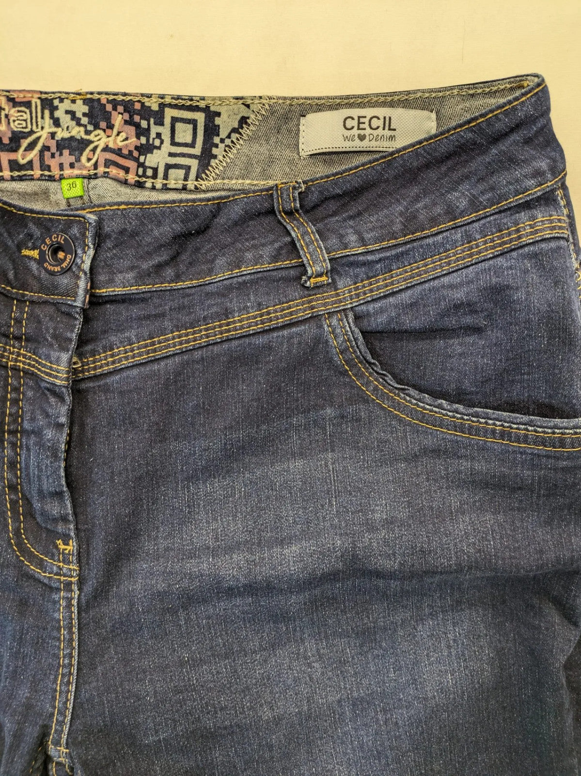 Cecil blue straight jeans with decorative inner waistband pattern and classic 5-pocket design.