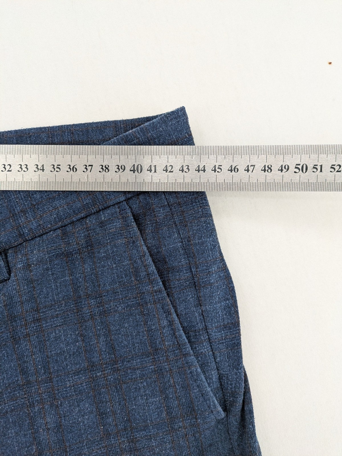 Lindbergh pink pants slim fit with blue-black check pattern and Superflex technology.