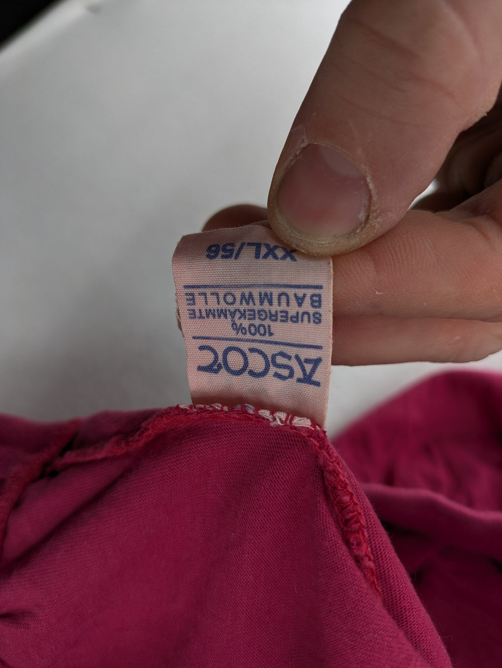 Ascot vintage sweatshirt black and pink with graphic patterns and elastic hem.