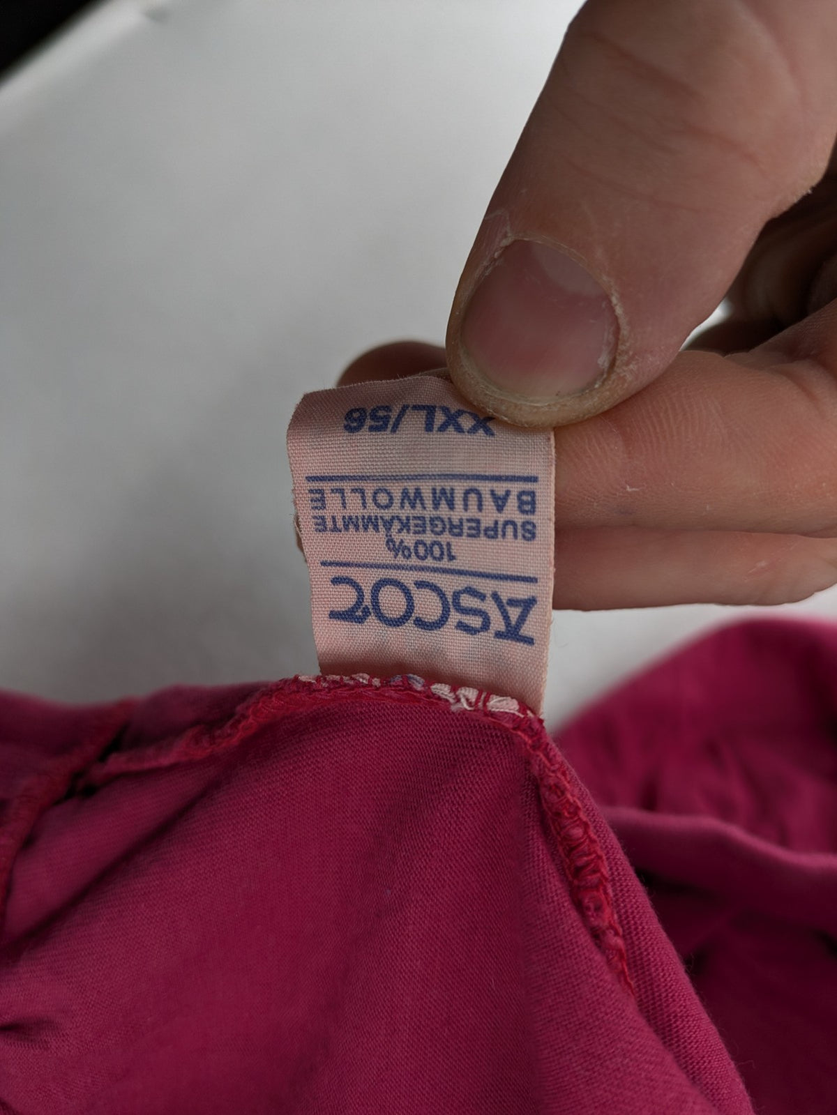 Ascot vintage sweatshirt black and pink with graphic patterns and elastic hem.